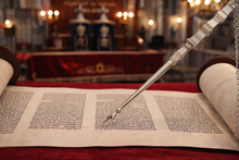 Load image into Gallery viewer, Torah Book Pointer Yad Hand Pointer ..Silver Finish Great bar bat Mitzvah Gift with a 20cm Bead Charm in Metal Gift Box
