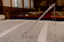 Load image into Gallery viewer, Torah/Book Pointer Yad Hand Pointer Silver Finish Great bar bat Mitzvah Gift with a 20cm Bead Charm in Gift Box
